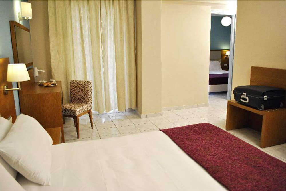 Hotel Plessas Palace Аликанас Экстерьер фото