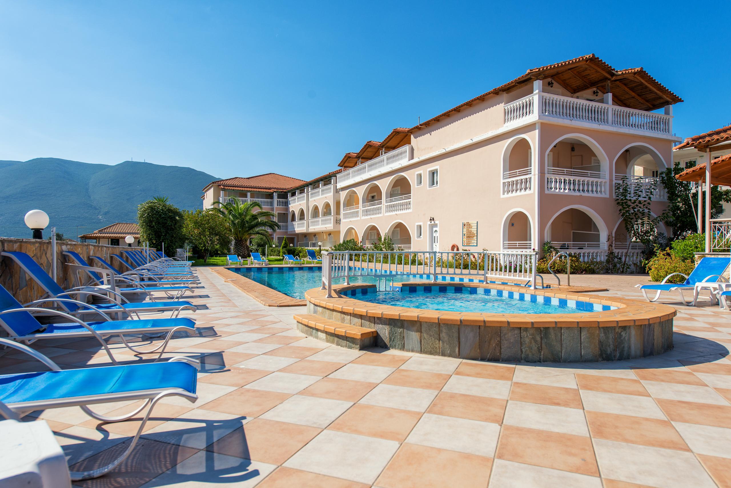 Hotel Plessas Palace Аликанас Экстерьер фото