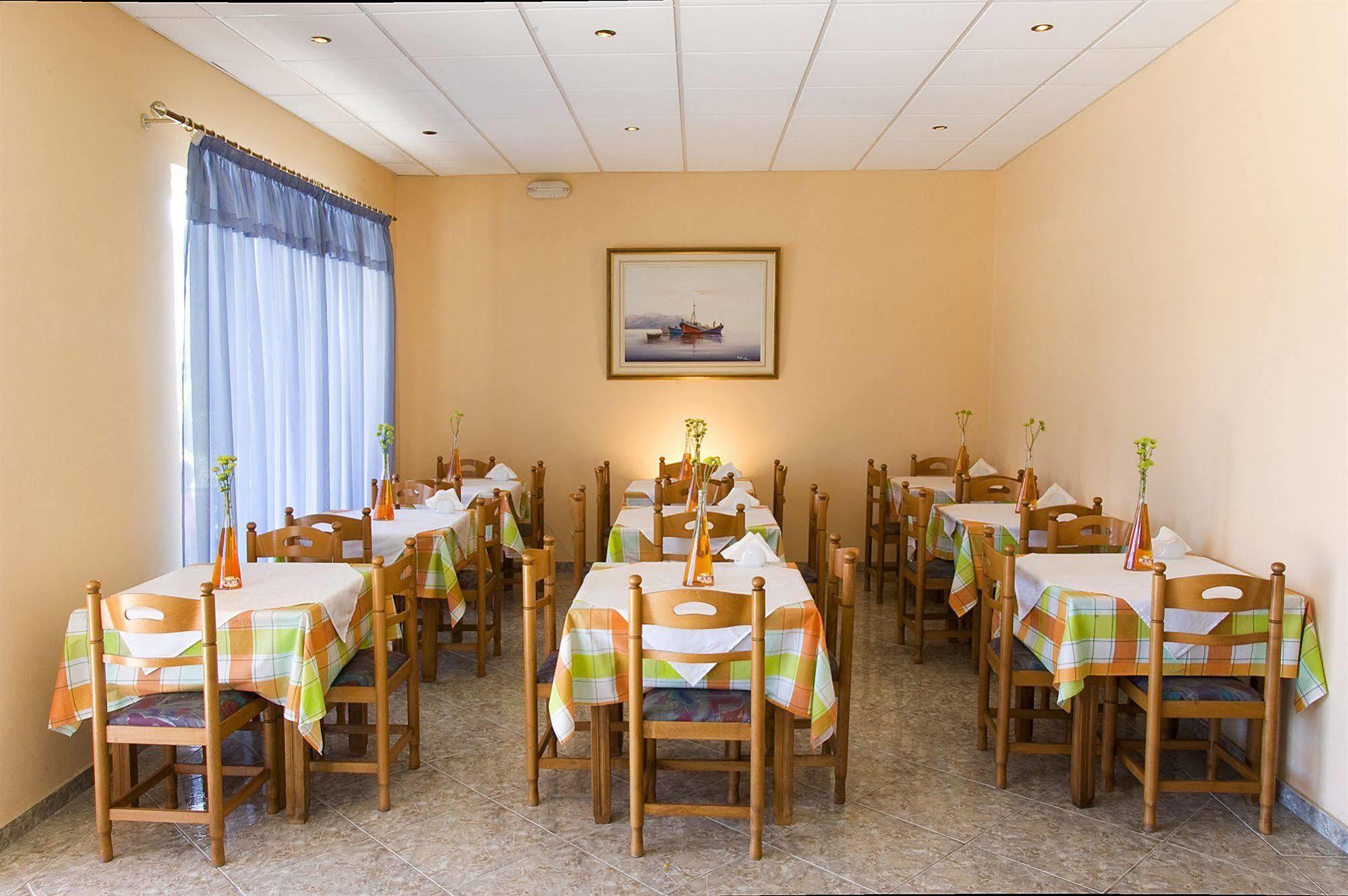 Hotel Plessas Palace Аликанас Ресторан фото